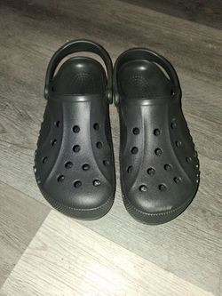 Men's cross size 10, women's 12