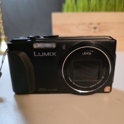 Mint Lumix DMC-ZS30 or TZ40/TZ41