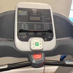 Precor Treadmill – Not Working – Commercial Grade – For Parts or Repair