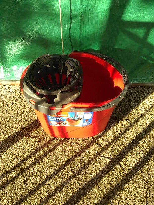 O- Cedar Quick Ring Mop Bucket. New.