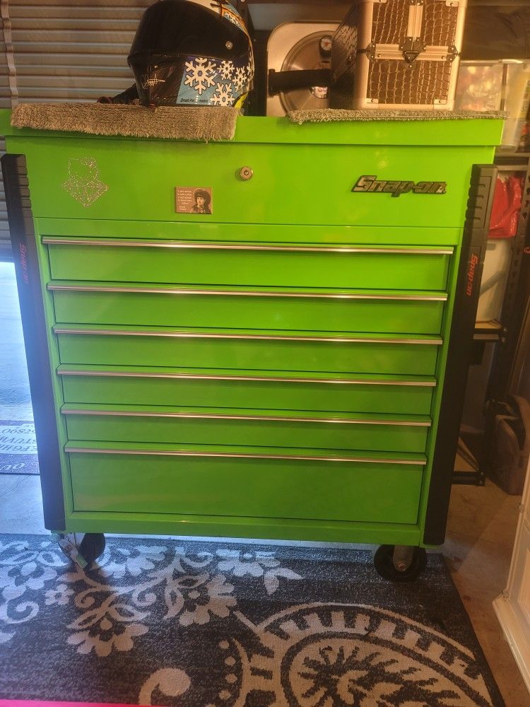 SNAP - ON TOOL BOX
