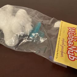 Wubbanub Infant Pacifier White Puppy Budster Plush Brand New In Sealed rare