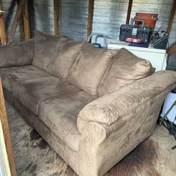 sofa Couch in very good comfortable condition!!