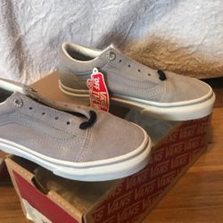 New Old Boy’s Vans Gray White Size 1