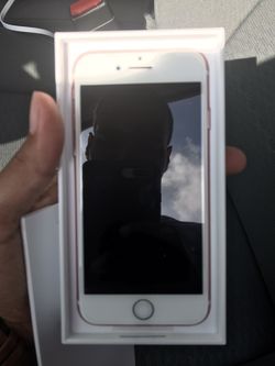 Factory Unlocked iPhone 7 32 GIG Rose Gold