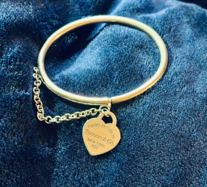 Authentic Tiffany & Co "Return To Tiffany" Bangle Heart Tag Silver Bracelet (500 Or Best Offer/Worth 7-800 Retail/Read Description)
