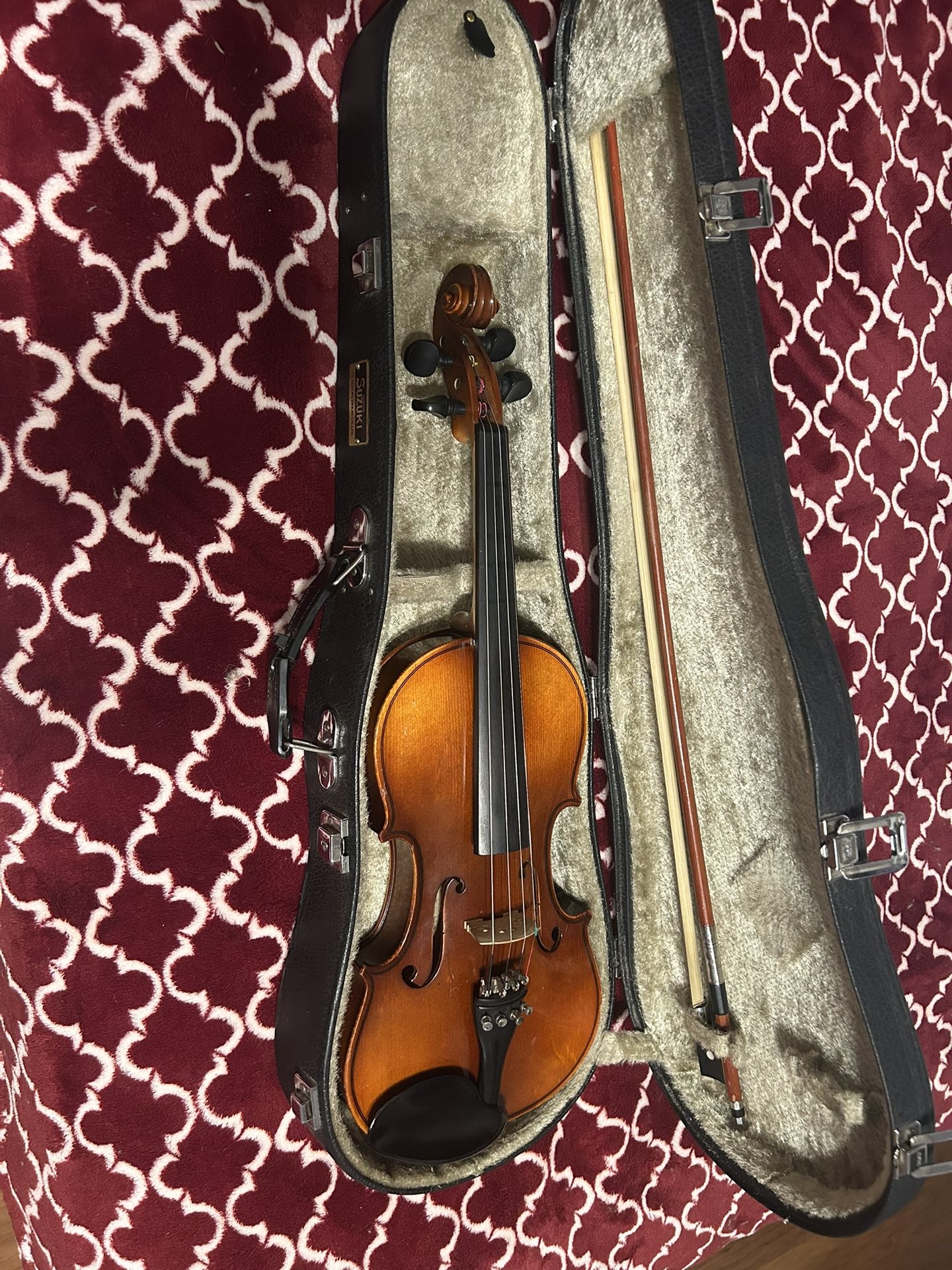 Suzuki violin 3/4 $200