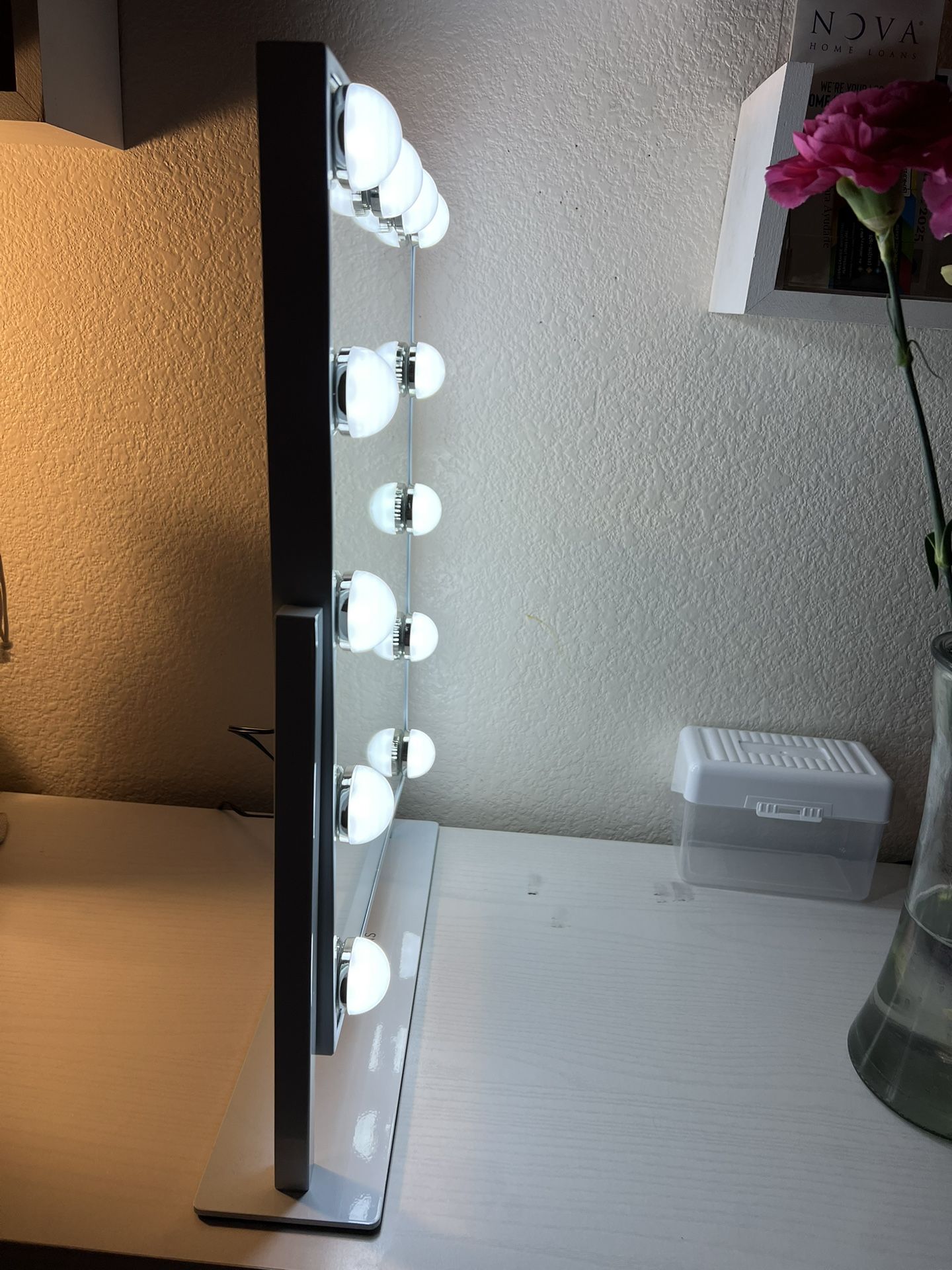 Vanity mirror with lights