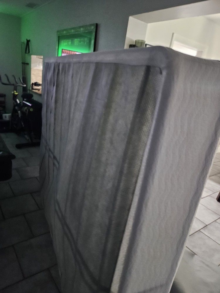 Box SPRING QUEEN for Sale in Pembroke Pines, FL OfferUp