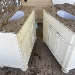 Set Of Two  36x21x34 Bathroom Vanity’s 