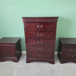 Dresser And Matching Nightstands With Cherry Finish 