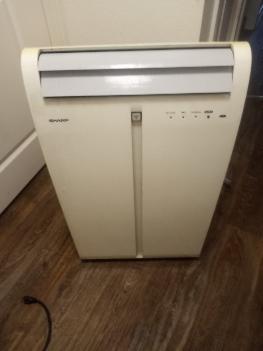 Sharp Air Conditioner Works Good
