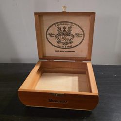 7x7 wooden box