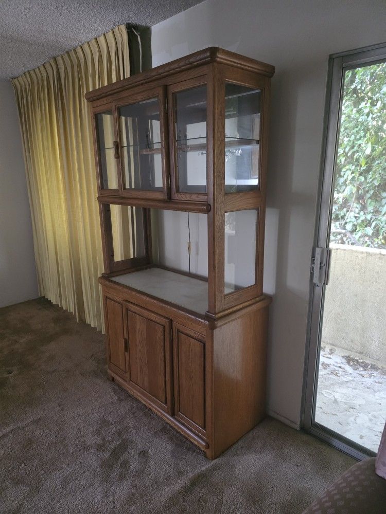 Display And Storage Cabinet