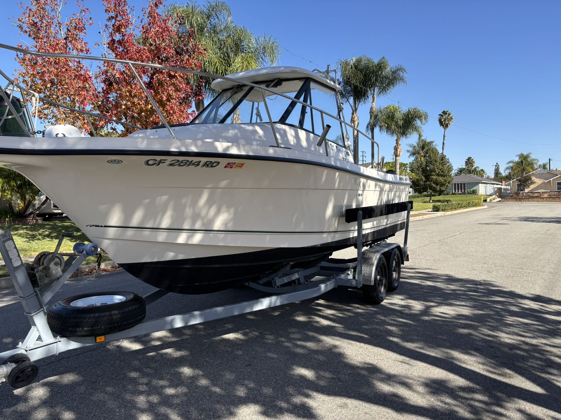 24’ Trophy Cuddy Cabin Fishing Boat