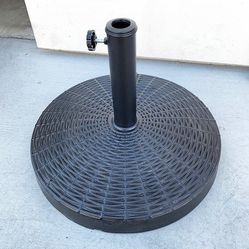$45 (New in Box) Heavy patio umbrella base 20” round stand outdoor garden market, weight 55lbs