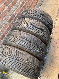 215/60/16” Michelin cross climate set of four tires like new