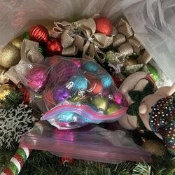 Christmas Ornaments And Garlands 