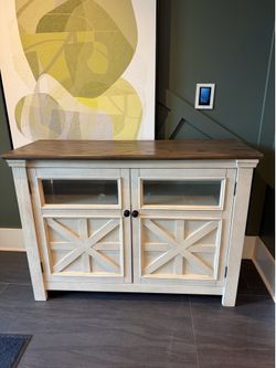 Entertainment center