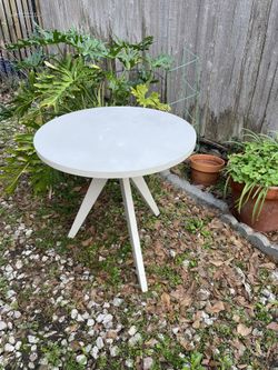 West Elm White Tripod Table For Porch, Patio, Plant Stand, Etc!