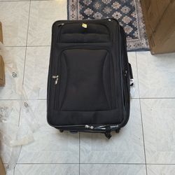 Protégé 28" Softside Luggage