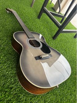 Martin OMJM 20th Anniversary Martin Guitar tag: Collings bourgeois Santa Cruz larrivee Gibson