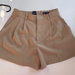 GAP High-Rise Pleated Shorts