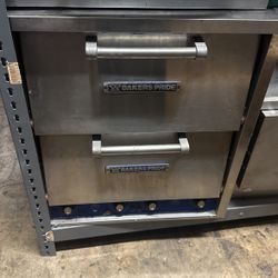 Bakers Pride P-44S Electric Countertop Pizza and Pretzel Oven - 208V, 3 Phase, 7200W