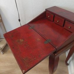 PRETTY DESK W/ PAINTED DESIGN 