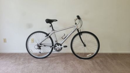Small Hybrid Cannondale Bike