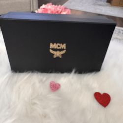 New Large Diamond MCM Wallet On Chain