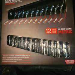 Icon Flex Head Ratchet Wrench Set Metric 