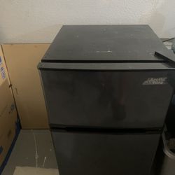 mini fridge 