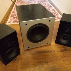Polk Home Audio Stereo System Subwoofer And Bookshelf Speakers 