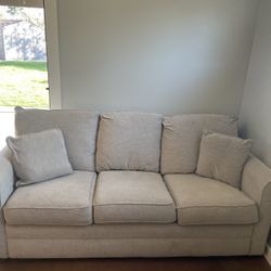 La-Z-Boy Leah Couch / Sofa With Sleeper / Pull Out Mattress