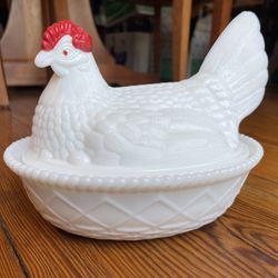 MCM Milk Glass Hen On A Nest Chicken On A Nest 7" White Red Head Candy Dish MCM