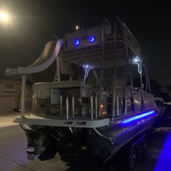 Avalon Pontoon Boat