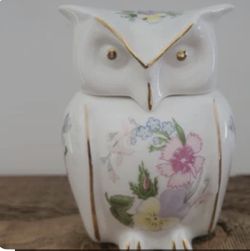 Vintage Ansley Wild Tudor Owl Trinket figurine/box discontinued