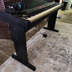 YAMAHA YPP -200 Piano 