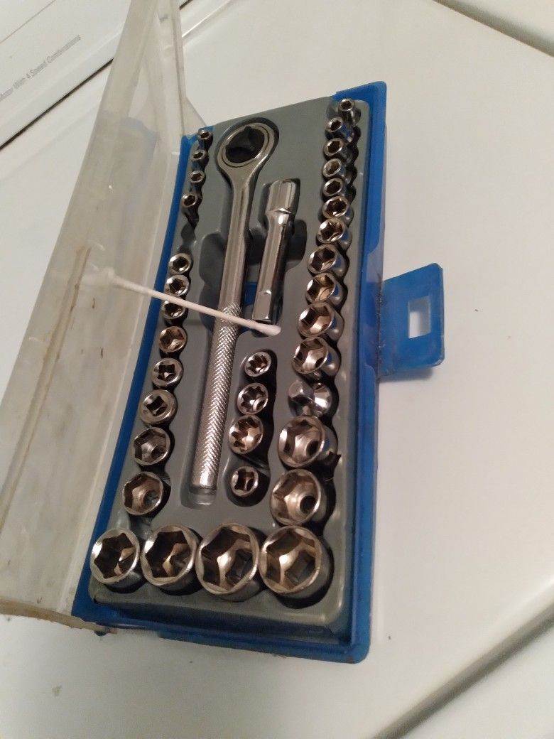 Vendo Mi Tool Box X $10,