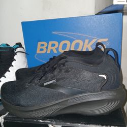 Brooks MEN SIZE 11.5 & 12 AVAILABLE W/BOX