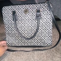 Tommy Hilfiger Medium Bag