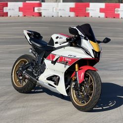 2022 Yamaha R7