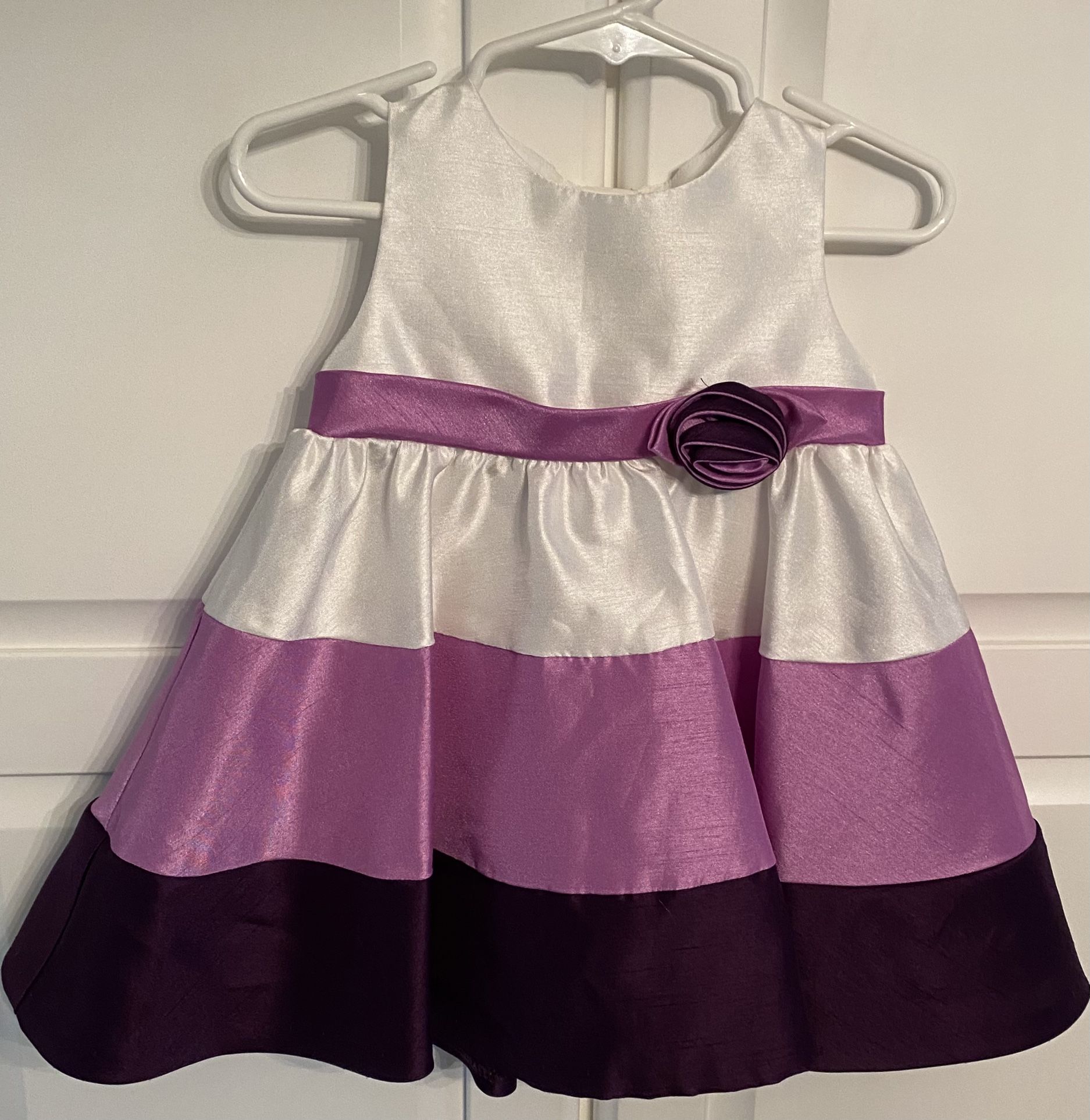 Rare Too! Soze 12 Months White Dress With Lilac And Purple Colors 