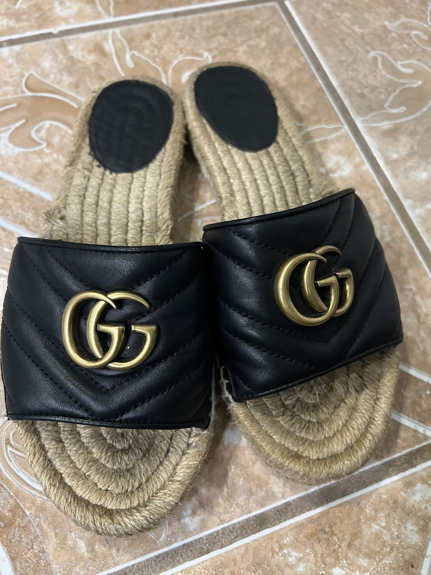 Authentic Gucci Leather Sandals Size 37/ 7- 7.5 US