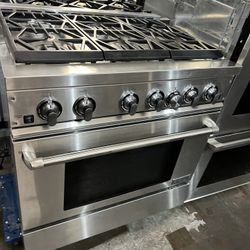 Jenn Air 36” Gas Range 