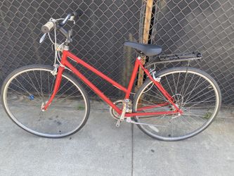 SCHWINN CLASSIC BIKE BICYCLE WOMENS LADIES SUMMER FUN BIKE PATH SCHOOL COMMUTING