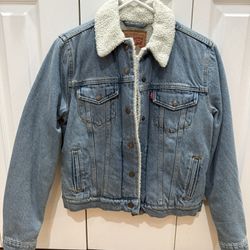 Levi’s Women’s Sherpa Fleece Lined Denim Trucker Jacket Indigo Blue Size Small