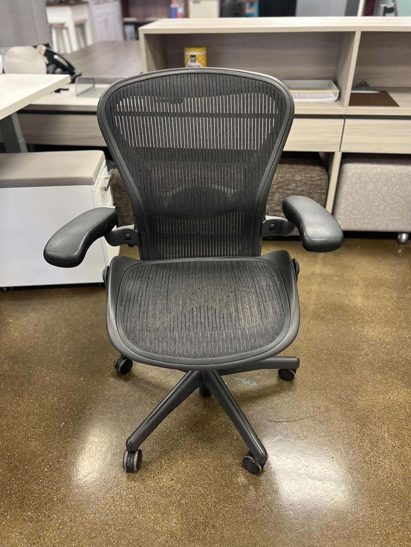 HERMAN MILLER AERON BLACK REFURB TASK CHAIR B
