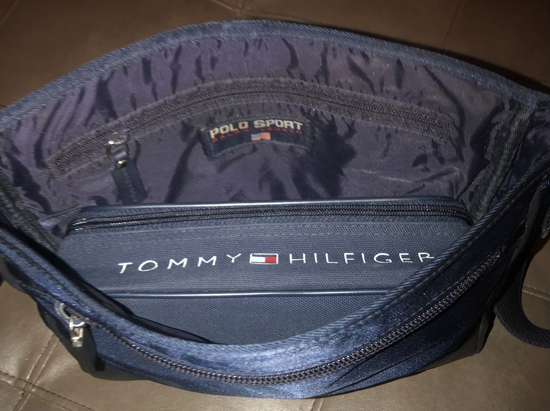 LNC BLUE/BLACK POLO SPORT CROSSBODY/BLUE TOMMY HILFIGER LIL BAG